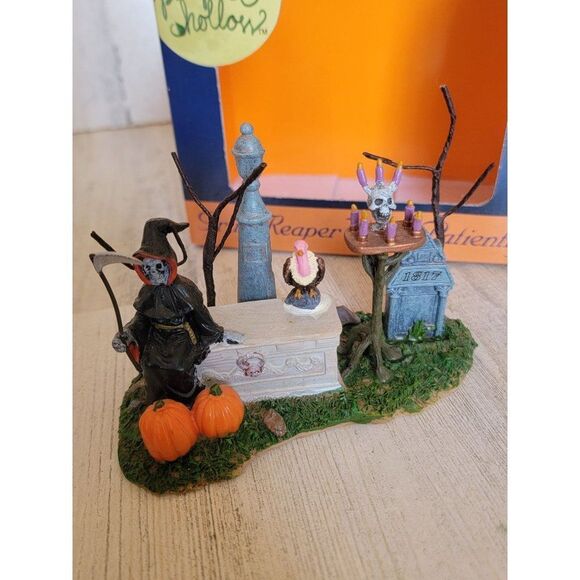 Grim Reaper Waits patiently 2006 Pumpkin Hollow Village accessory - Picture 8 of 9